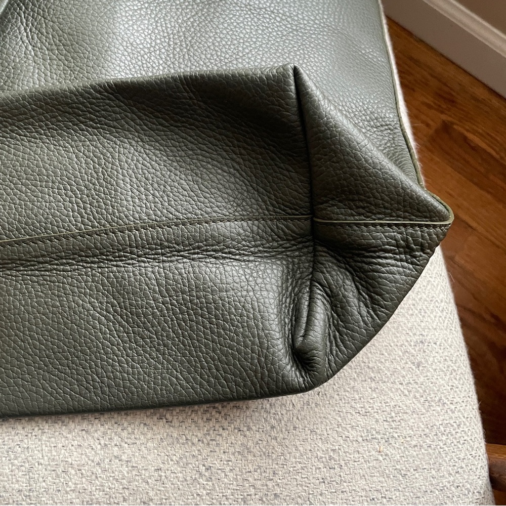 Cuyana Dark Green Classic Easy Tote - Leather - Picture 4 of 9